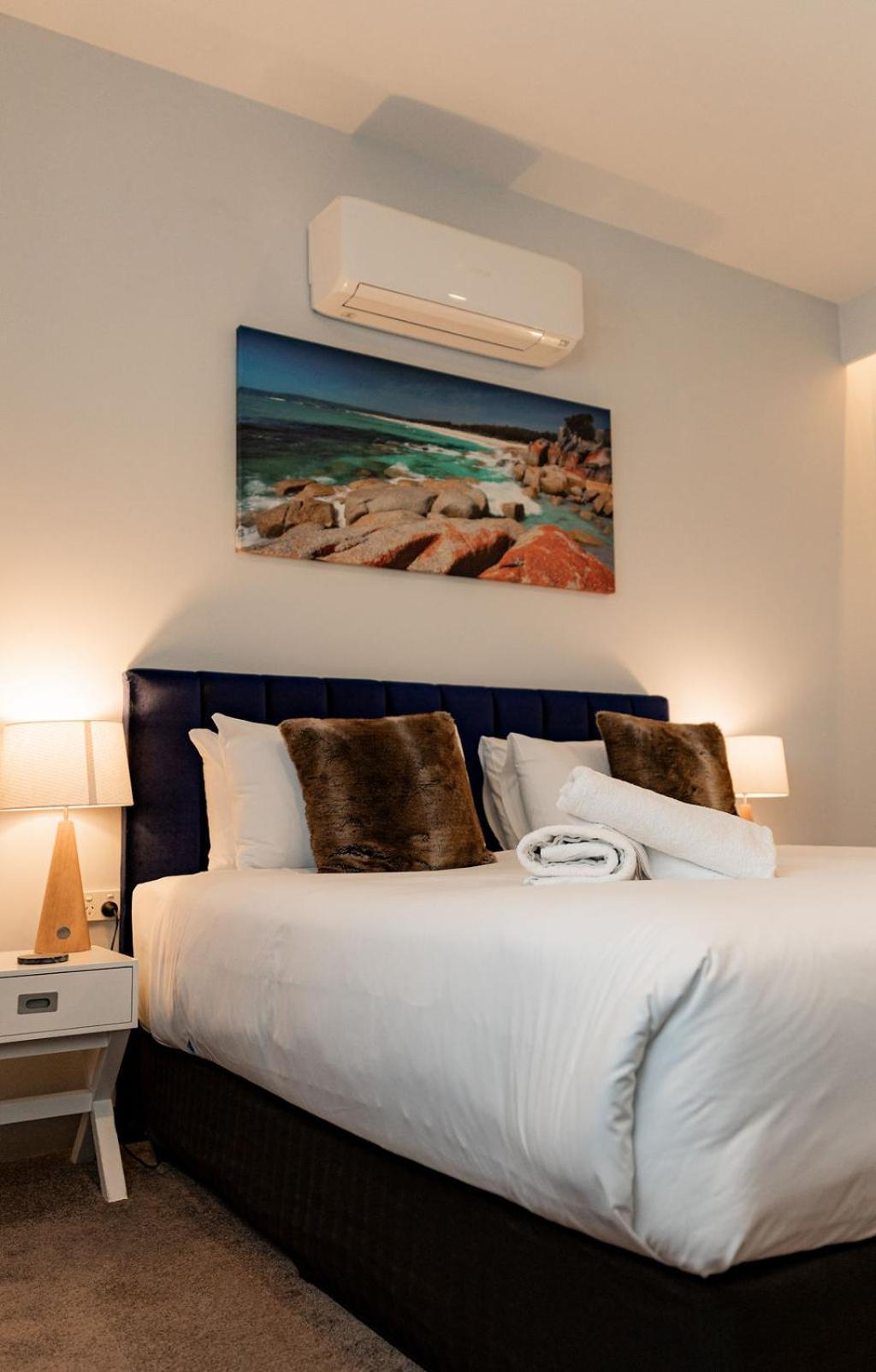 Bay Of Fires - Town Centre Hotel
