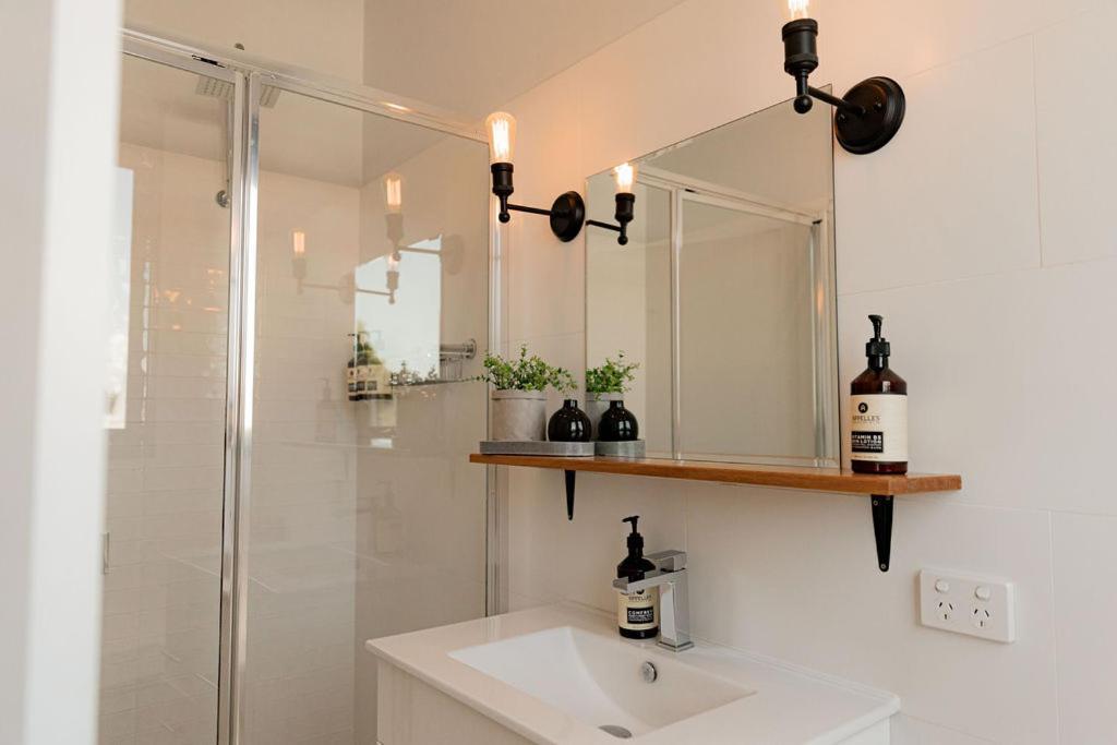 Bay Of Fires - Town Centre Hotel *